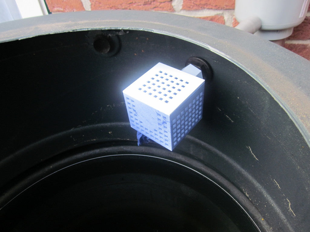 Water filter for rainwater barrel
