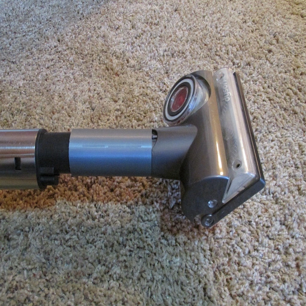 Adapter for vacuum cleaner to use old Dyson accessories with Miele Complete C3