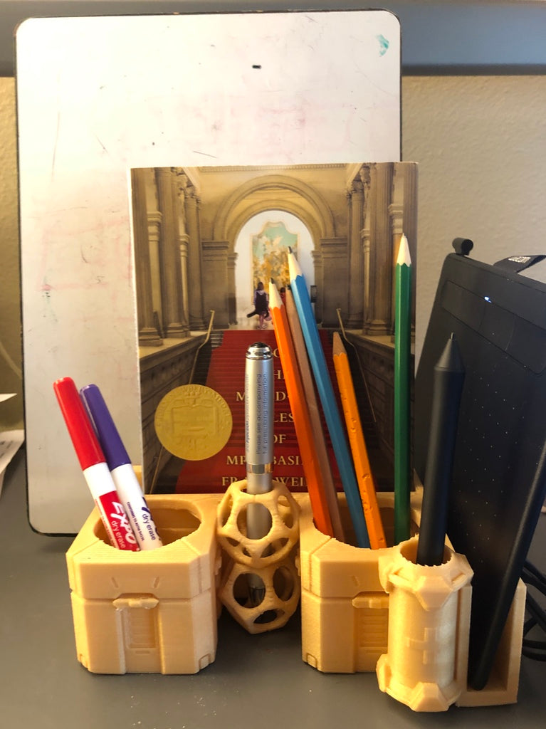 Overwatch themed desktop organizer