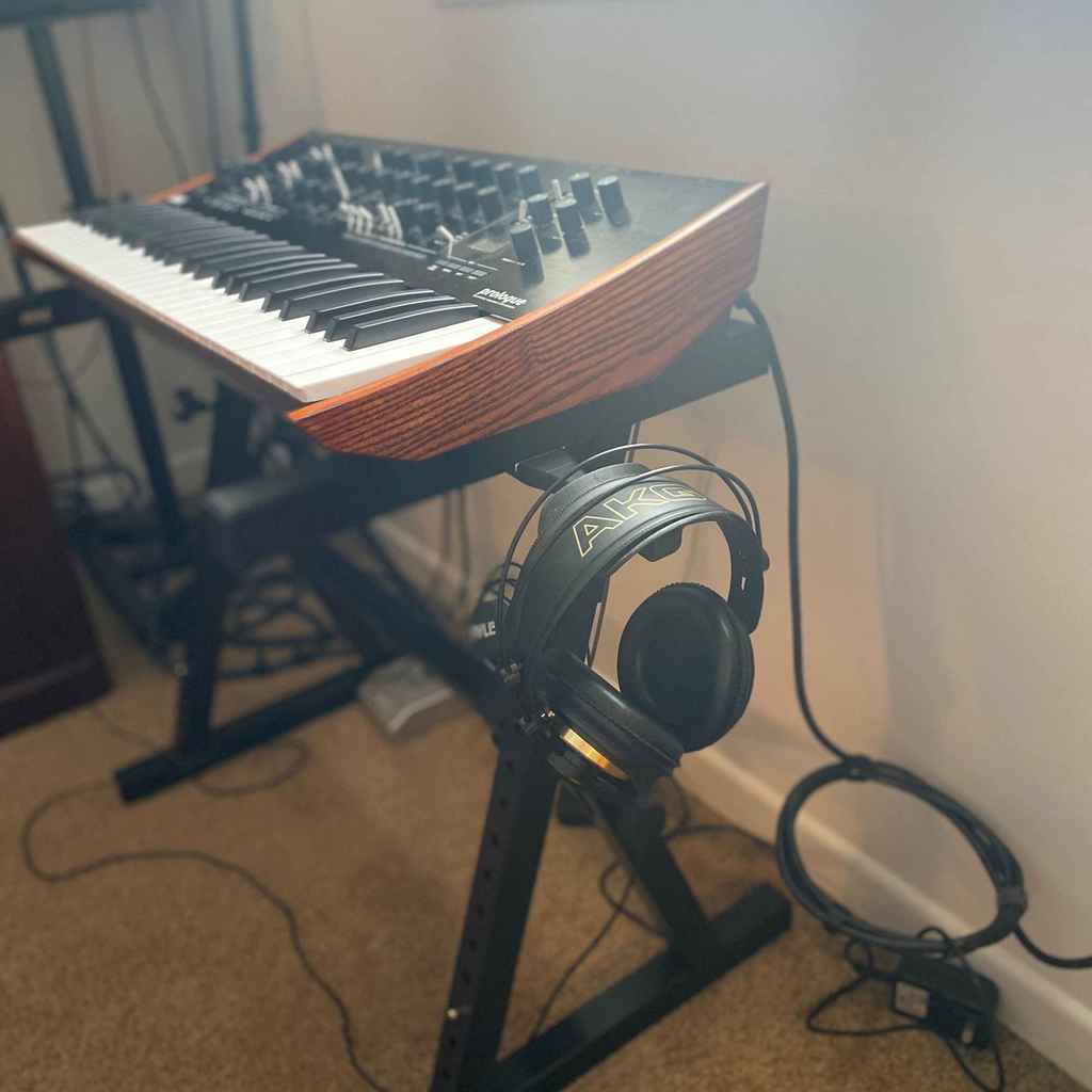 Magnetic Headphone Holder for Keyboard Stand