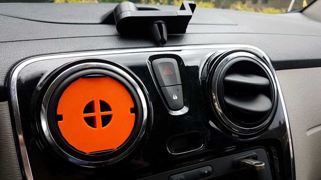 Dacia duster store phone holder