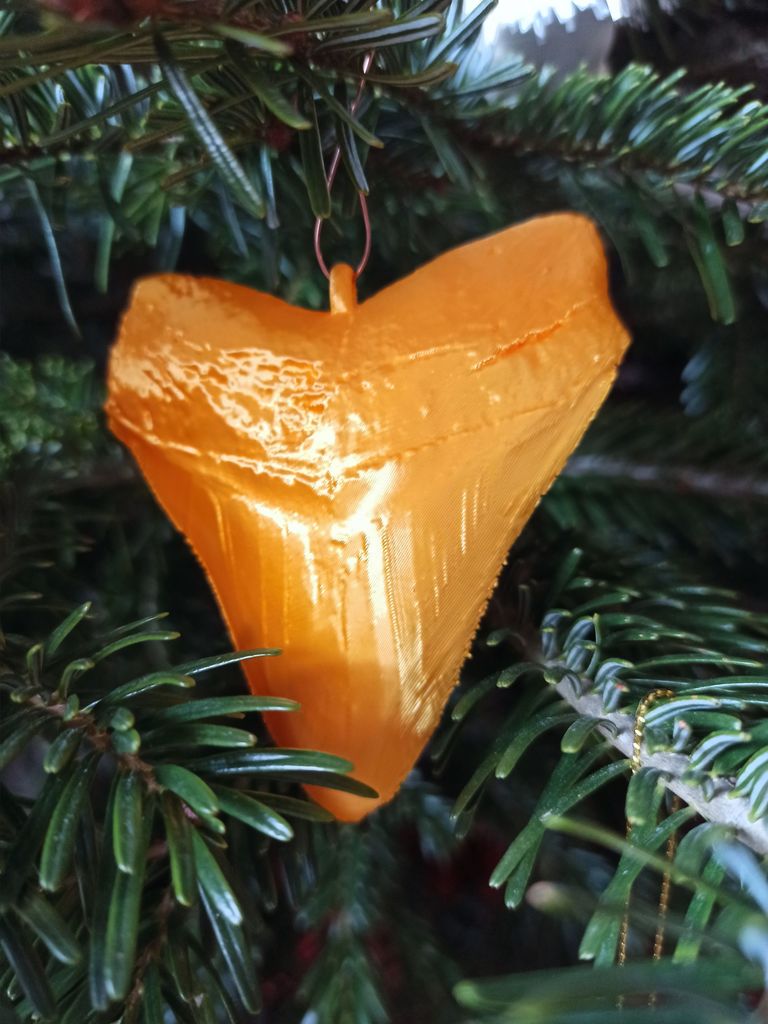 &quot;Megalodon Zahn - Christmas Tree Decoration from NHMW&quot;
