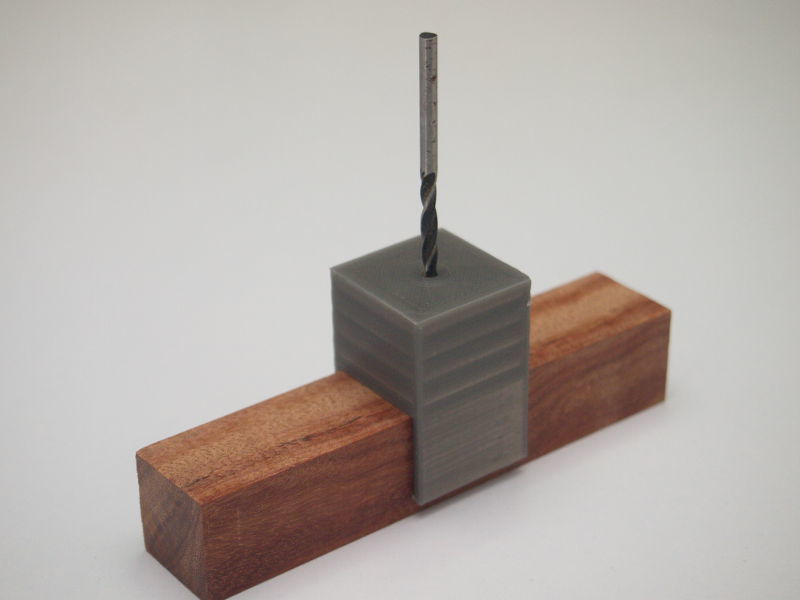 Drill guide for 20x20mm wood