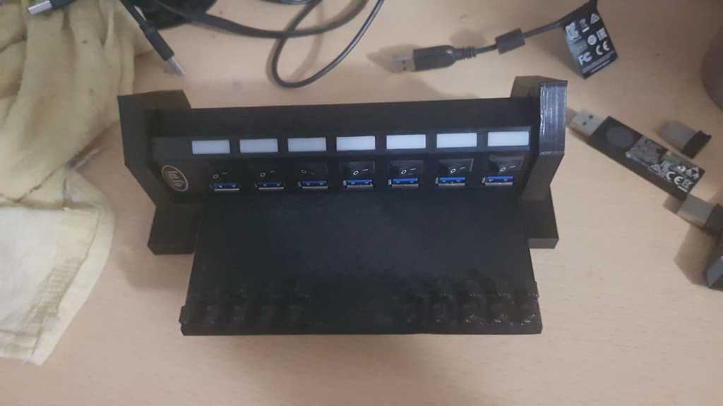 7-port USB hub holder with cable management and table mounting