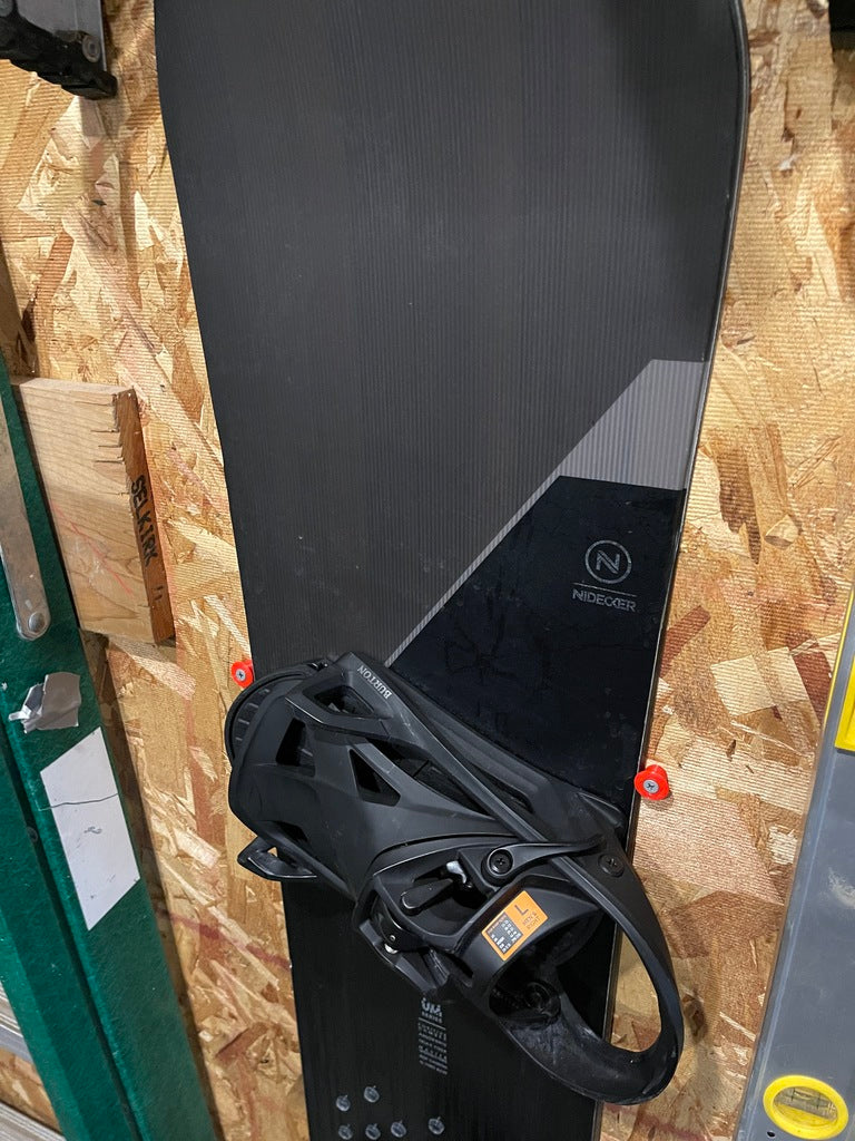 Vertikal vægmontering til snowboard