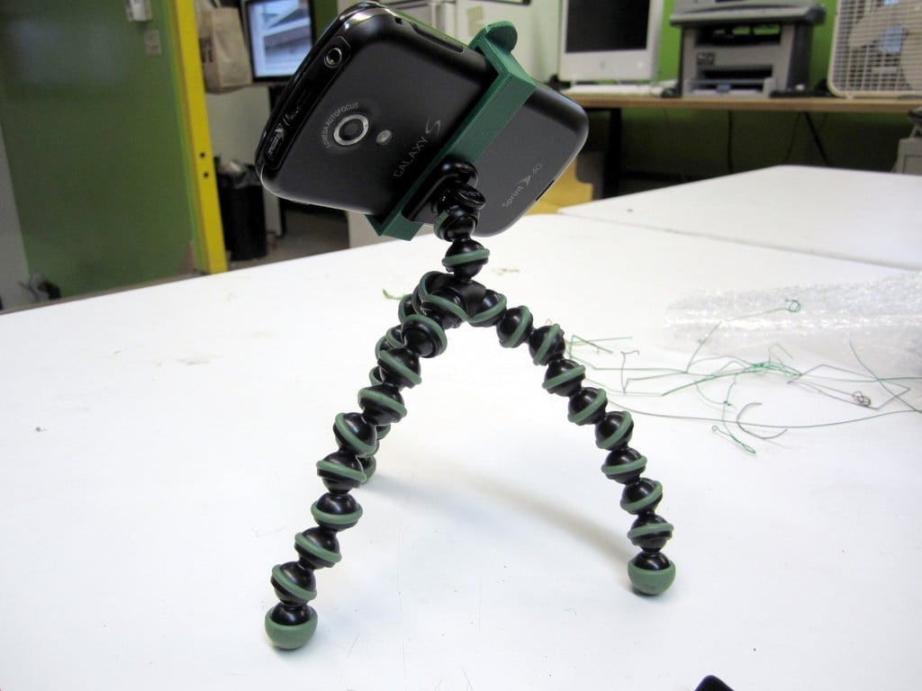 Gorillapod phone holder for Samsung Galaxy S and iPhone 4