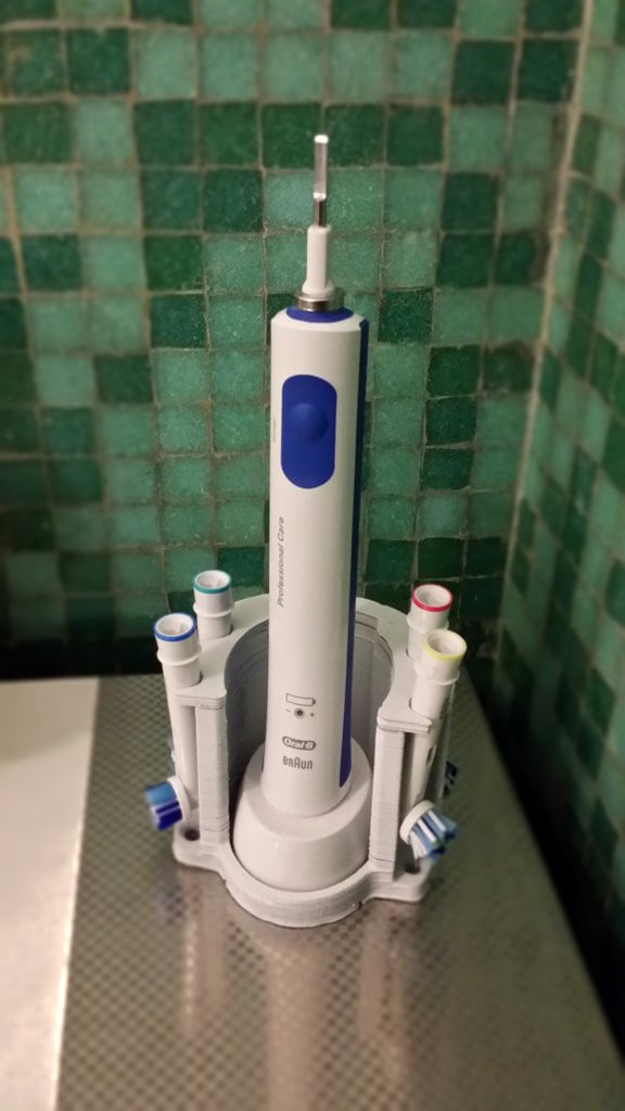 Electric toothbrush holder for Oral-B / Braun Pro 600